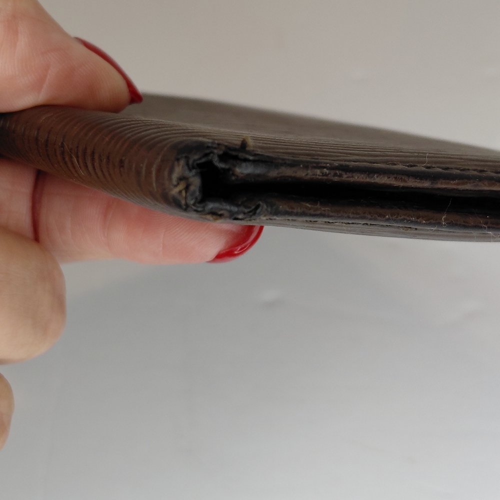 Louis Vuitton Epi Leather Bifold Wallet - Picture 12 of 16
